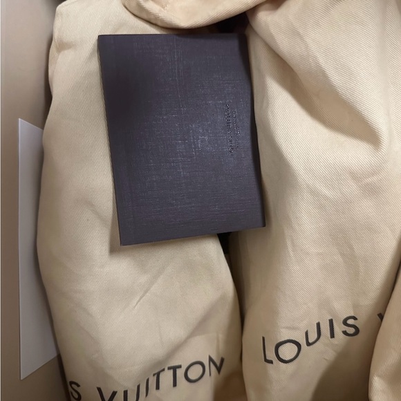 🔥NIB Louis Vuitton shoes unisex size 8 comes with Posh COA🔥 - Picture 9 of 12